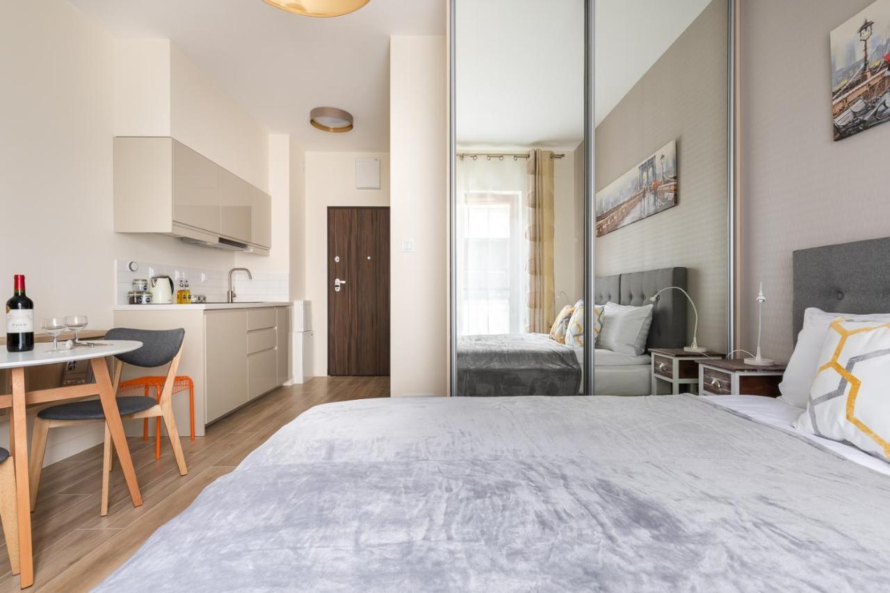 Pawia 51 - Comfort Studio By Noclegi Renters Varsóvia Exterior foto